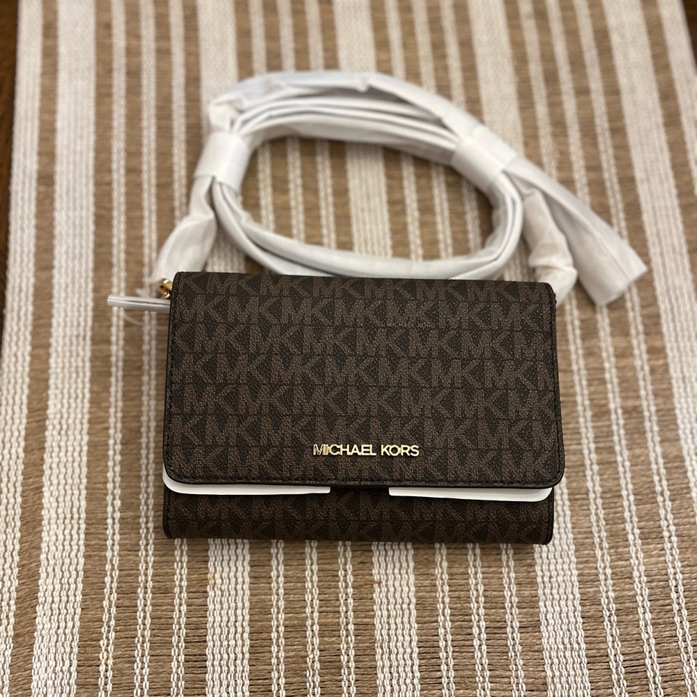 Michael Kors MD MF Phone Xbody Bag - Picture 2 of 8